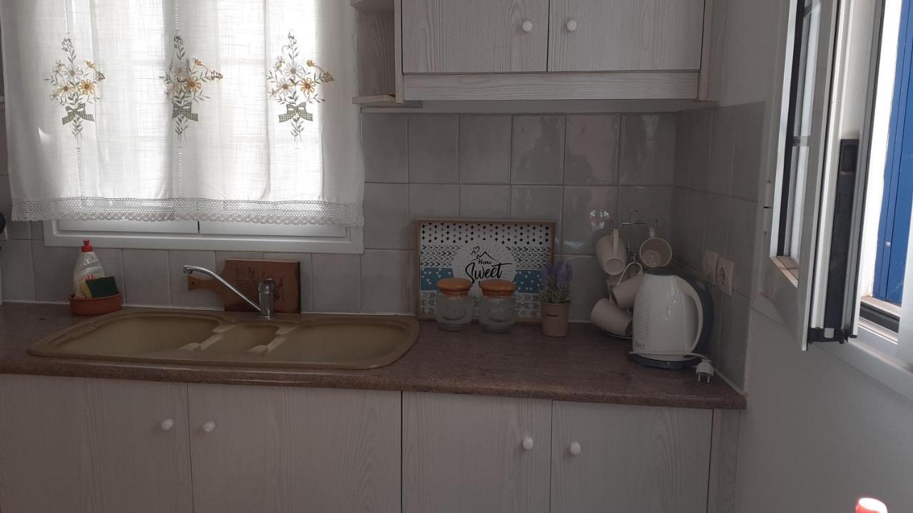 The Mills Home Иос Хора Екстериор снимка
